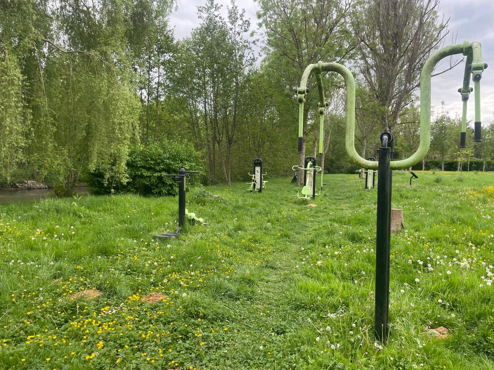 Domaine Spa Perret-Chateau Artdeco Mastersuite En B&B Et-Ou Gite De Charme-Giverny A 3Mn-Jardins Monet-Le Vexin-Piscine Ete-Parc 3Ha-Aire De Jeux Enfants-Pingpong-Options Breakfast-Diner-Billard-Sauna-Fitness-Hammam-Promo 2Nuits En Sus Jacuzzi 1H Off Sainte-Genevieve-les-Gasny المظهر الخارجي الصورة